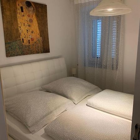 Apartman Annamaria Cres Esterno foto